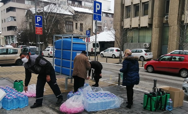 Мере против ширења заразе: Шест резервоара са дезинфекционим средством